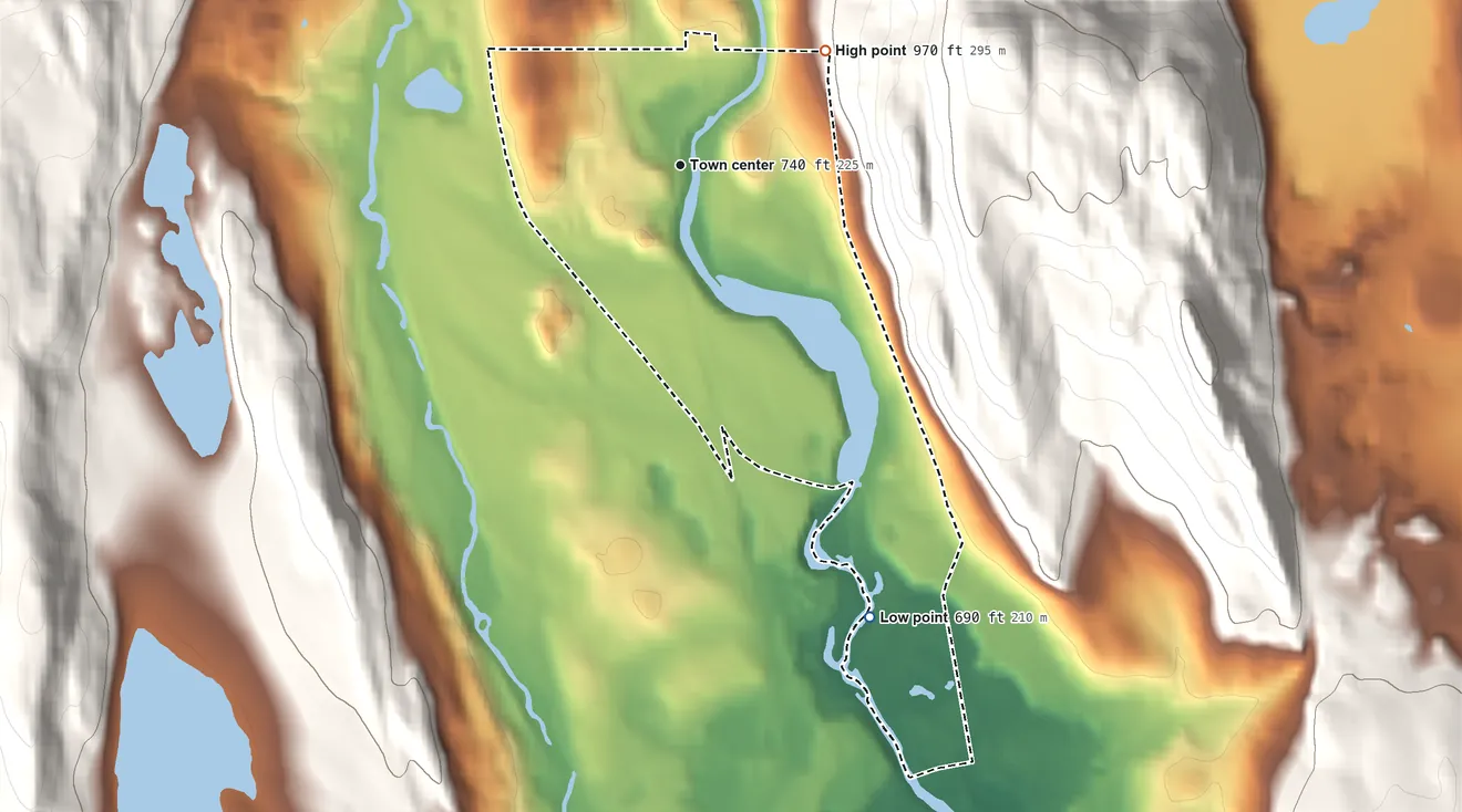 Topographic elevation map of Housatonic, Massachusetts, shaded from 690 ft on the southeast side to 970 ft at the foot of the Berkshire Hills
