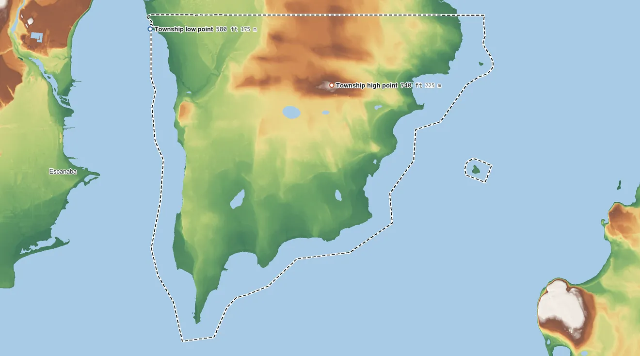Topographic elevation map of Bay de Noc Township, Michigan, shaded from 580 ft on the northwest side to 740 ft on the northeast side