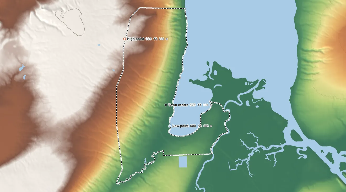 Topographic elevation map of Chassell, Michigan, shaded from 600 ft on the south side to 920 ft on the northwest side
