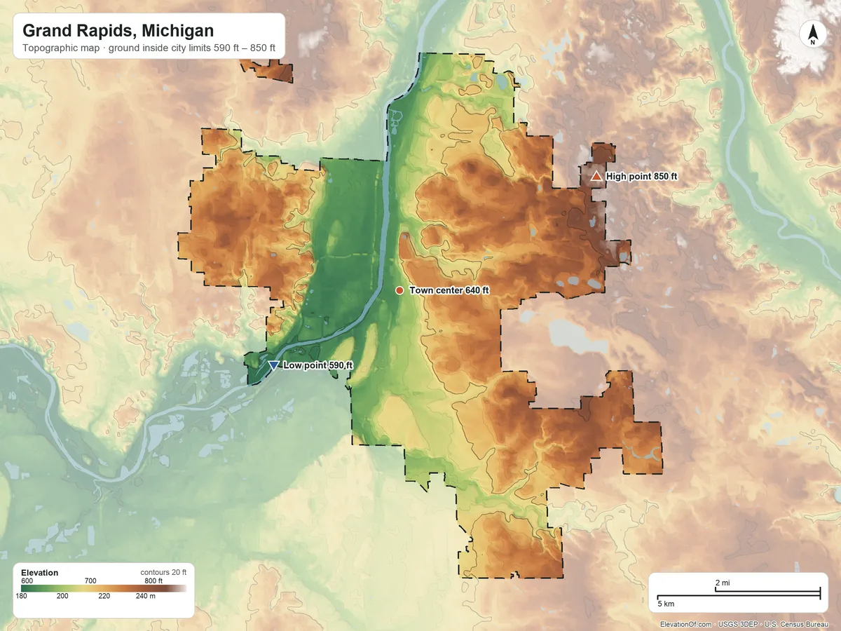 Topographic elevation map of Grand Rapids, Michigan, shaded from 590 ft on the southwest side to 850 ft on the northeast side