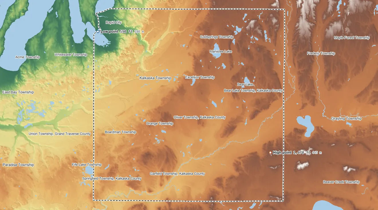Topographic elevation map of Kalkaska County, Michigan, shaded from 590 ft on the northwest side to 1,470 ft on Cleary Hill