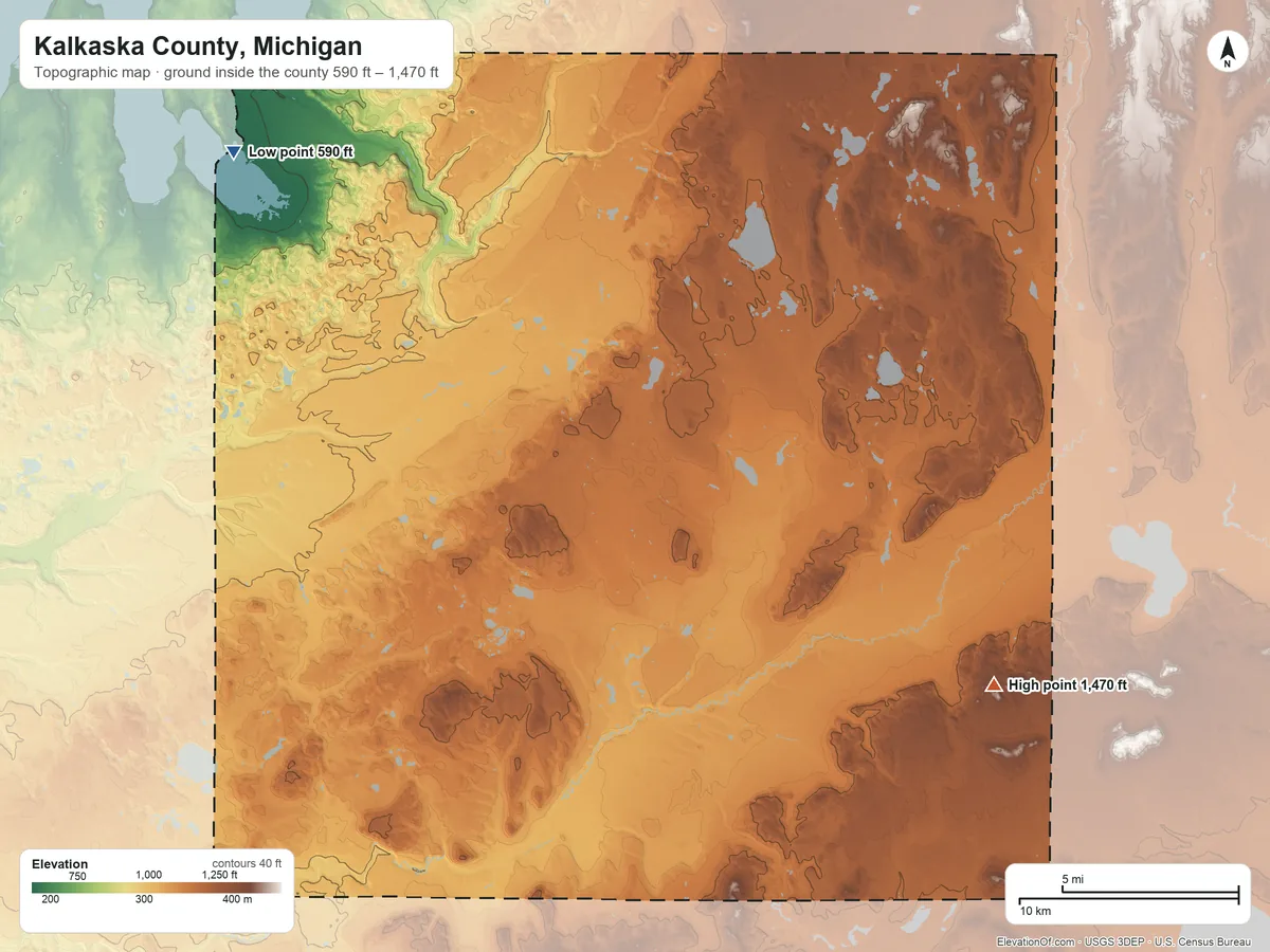 Topographic elevation map of Kalkaska County, Michigan, shaded from 590 ft on the northwest side to 1,470 ft on Cleary Hill