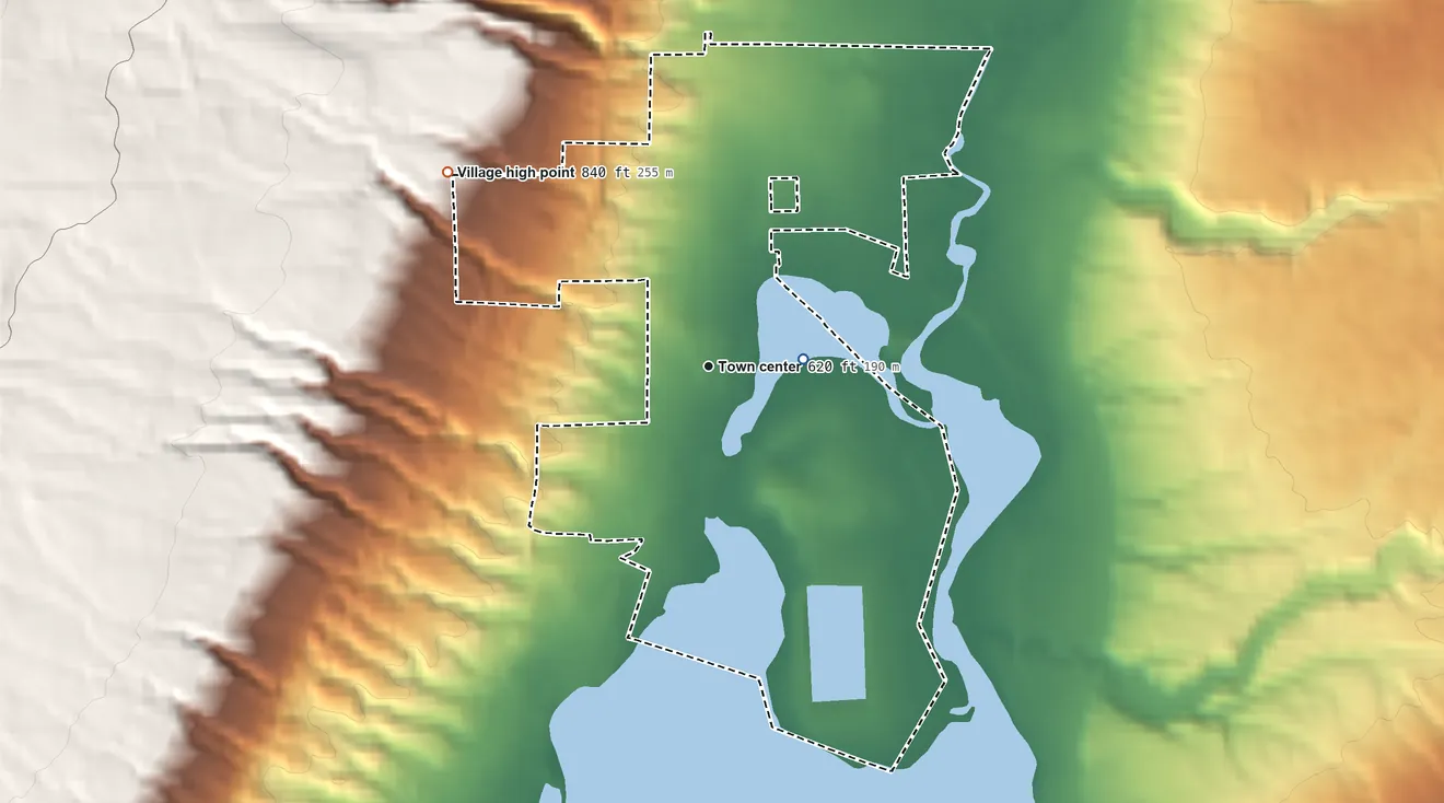 Topographic elevation map of Lake Linden, Michigan, shaded from 600 ft on the east side to 840 ft on the northwest edge, below higher ground just outside