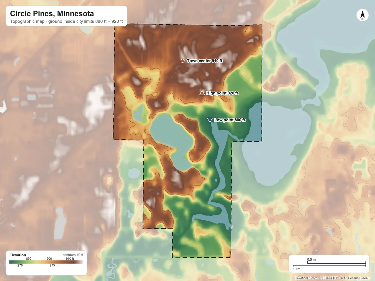 Topographic elevation map of Circle Pines, Minnesota, shaded from 880 ft on the southeast side to 920 ft on the southeast side