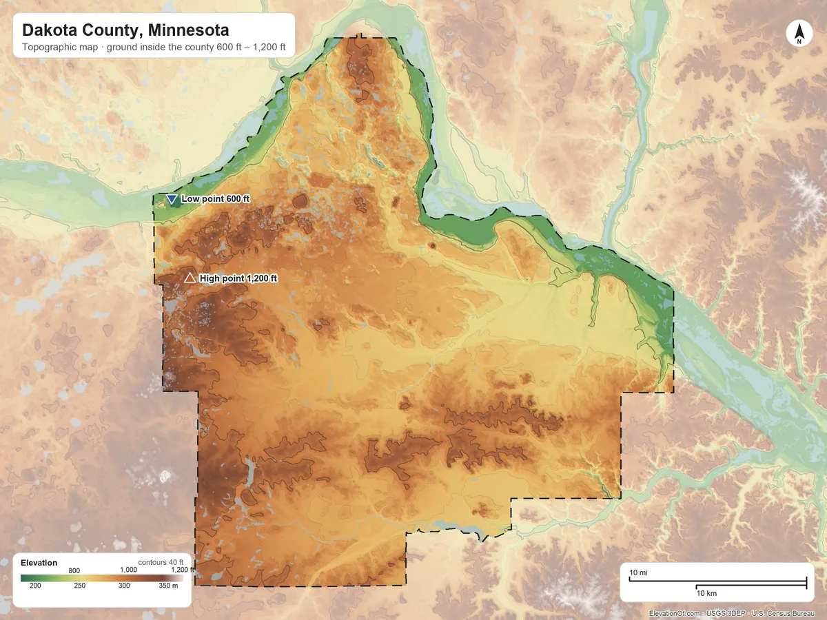 Topographic elevation map of Dakota County, Minnesota, shaded from 600 ft on the northwest side to 1,200 ft on Buck Hill