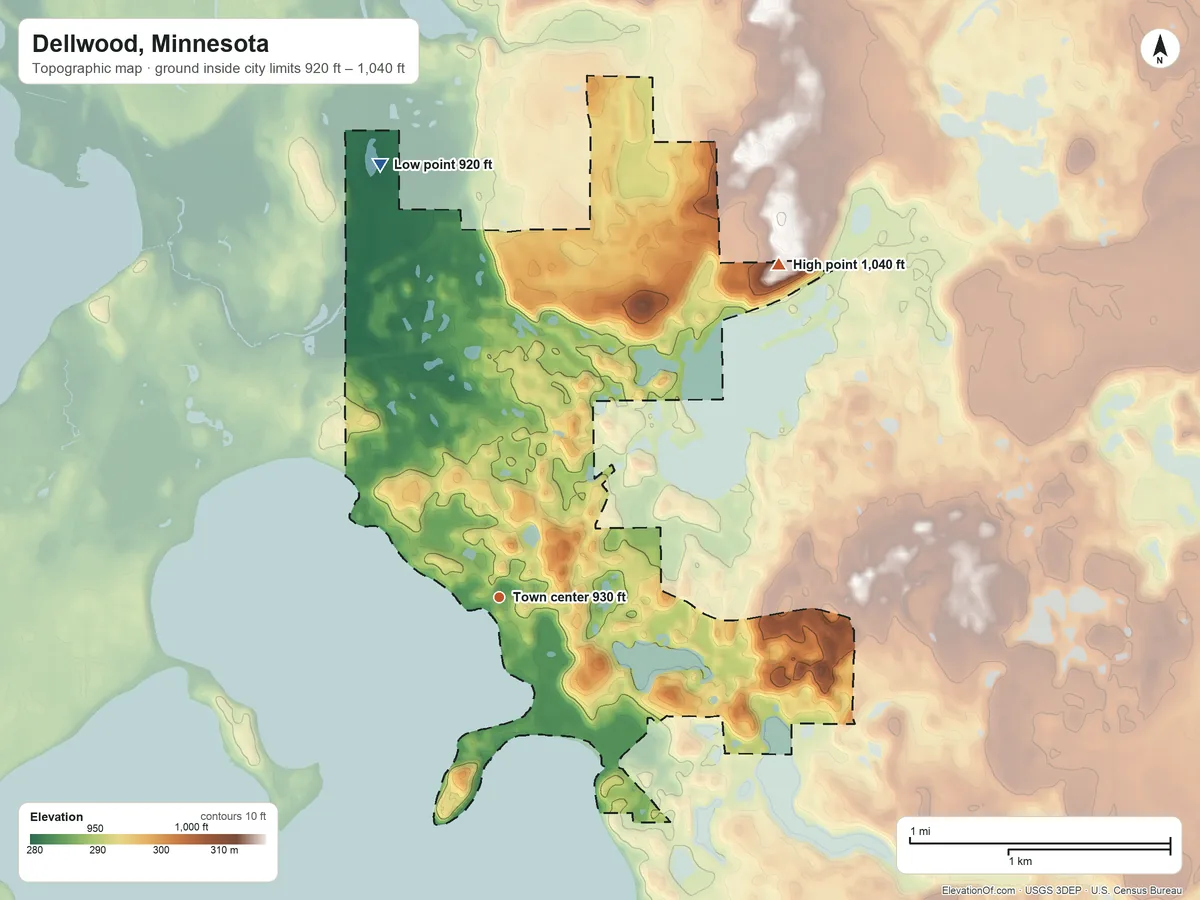 Topographic elevation map of Dellwood, Minnesota, shaded from 920 ft on the north side to 1,040 ft on the northeast side