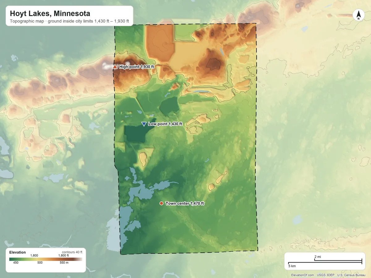 Topographic elevation map of Hoyt Lakes, Minnesota, shaded from 1,430 ft on the north side to 1,930 ft on the north side
