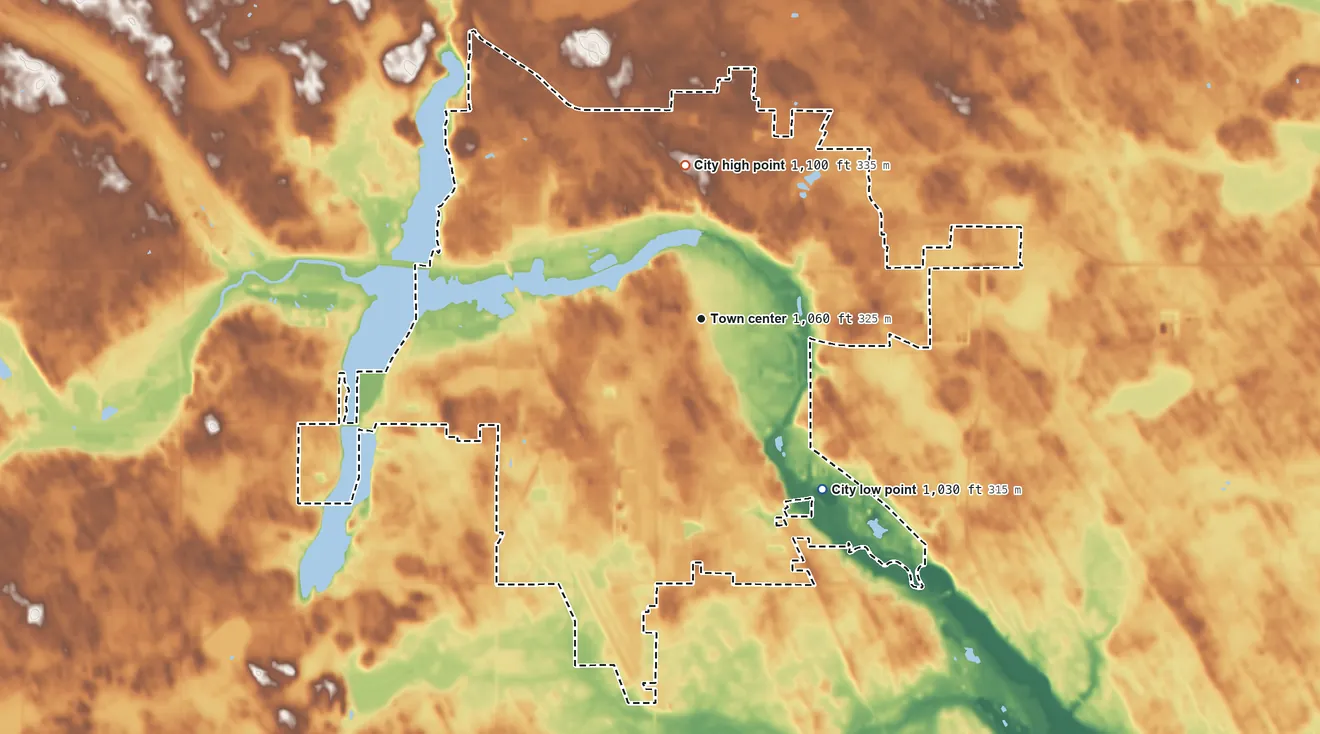 Topographic elevation map of Hutchinson, Minnesota, shaded from 1,030 ft on the southeast side to 1,100 ft on the north side