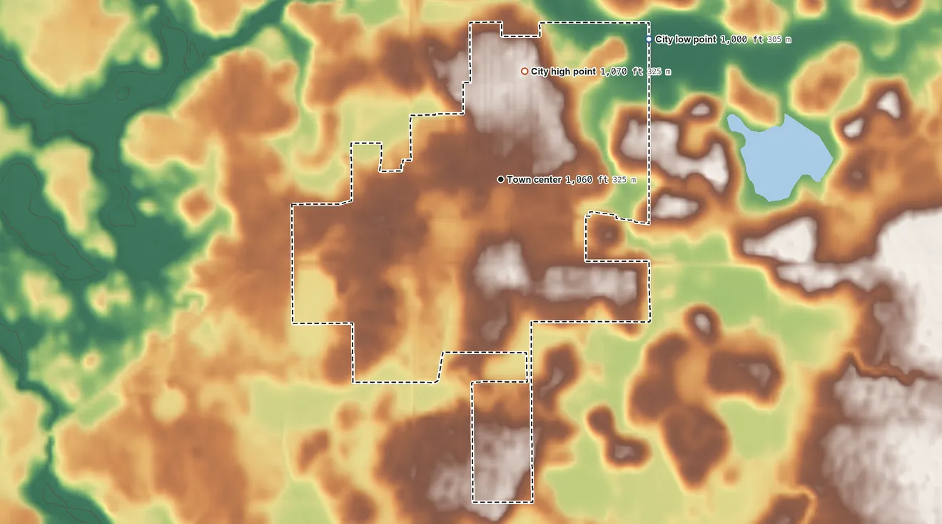 Topographic elevation map of Le Center, Minnesota, shaded from 1,000 ft on the northeast side to 1,070 ft on the north side