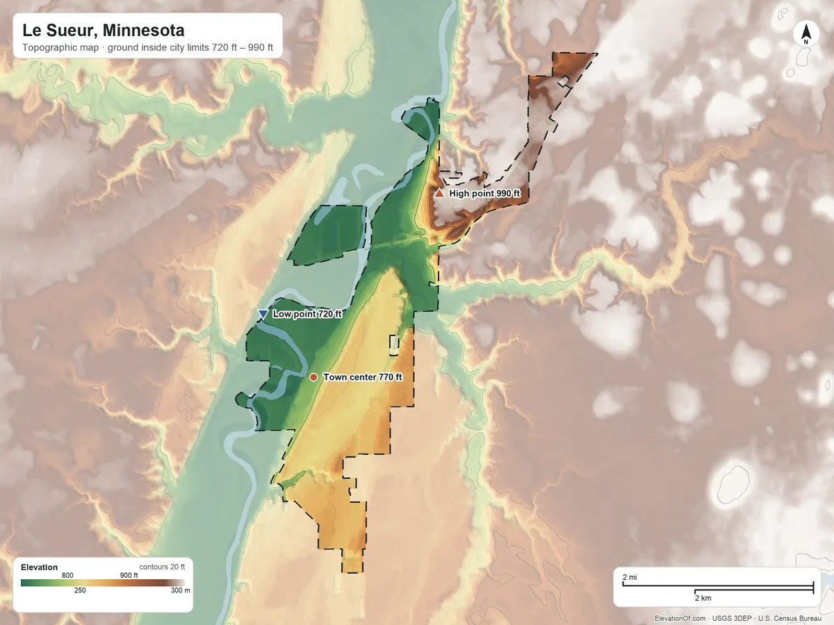 Topographic elevation map of Le Sueur, Minnesota, shaded from 720 ft on the northwest side to 990 ft on the northeast side