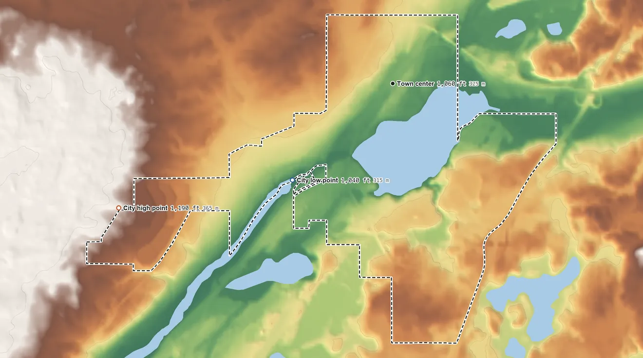 Topographic elevation map of Moose Lake, Minnesota, shaded from 1,040 ft on the southwest side to 1,190 ft on the southwest side