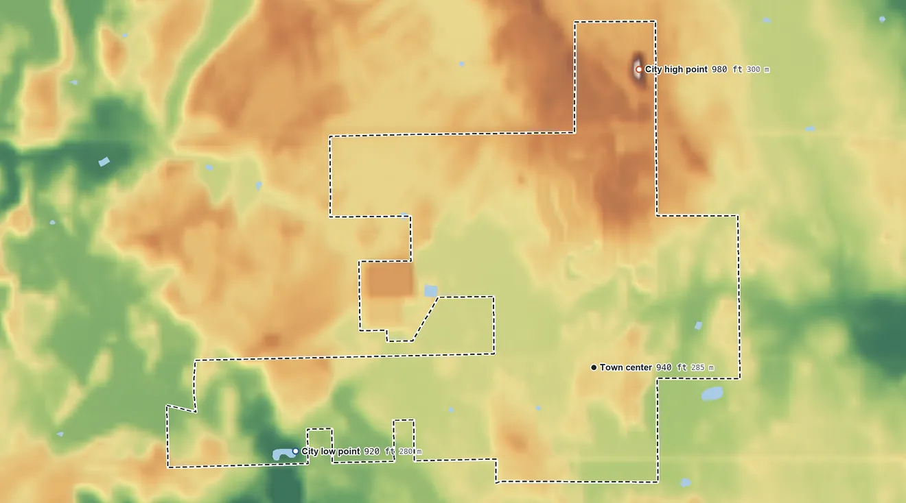 Topographic elevation map of Shafer, Minnesota, shaded from 920 ft on the west side to 980 ft on the north side