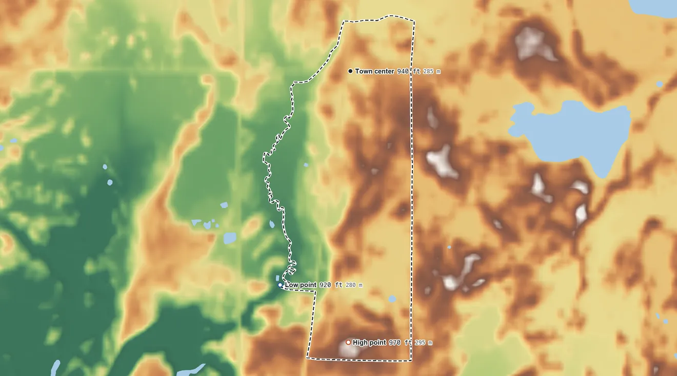 Topographic elevation map of Stanchfield, Minnesota, shaded from 920 ft on the south side to 970 ft on the south side