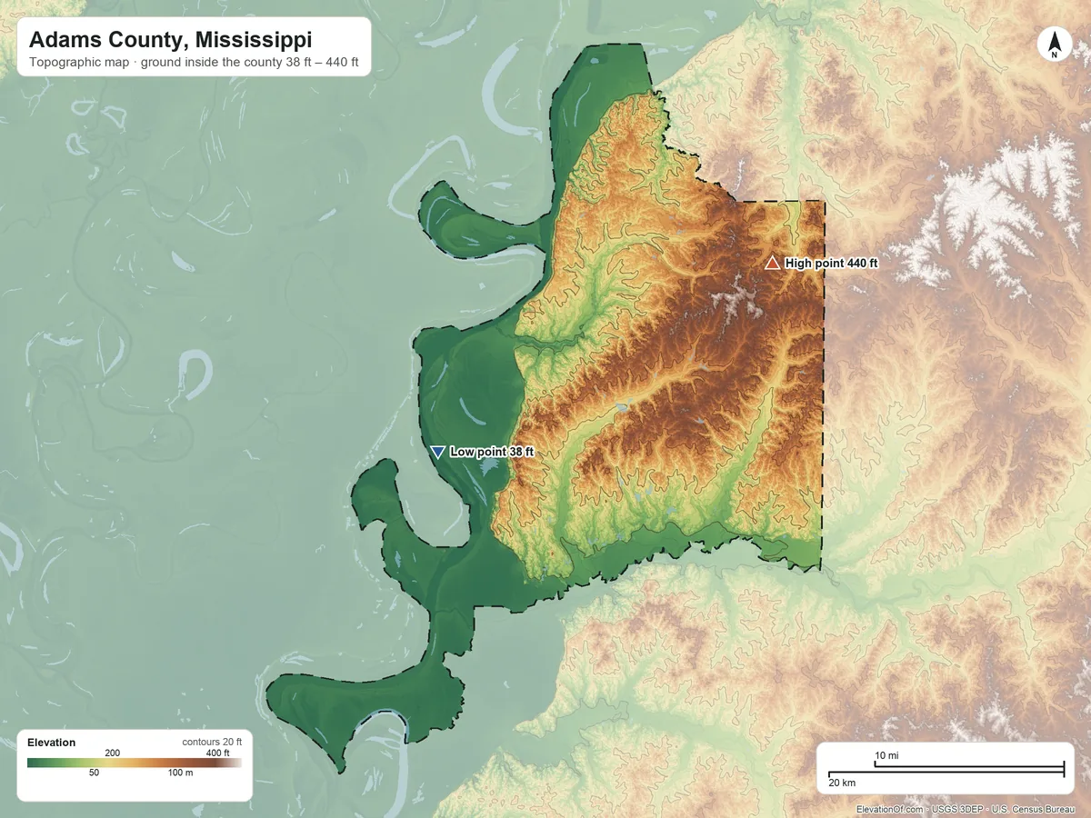Topographic elevation map of Adams County, Mississippi, shaded from 38 ft on the west side to 440 ft on the northeast side