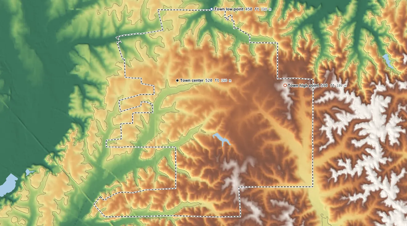 Topographic elevation map of Farmington, Mississippi, shaded from 450 ft on the northeast side to 590 ft on the east side