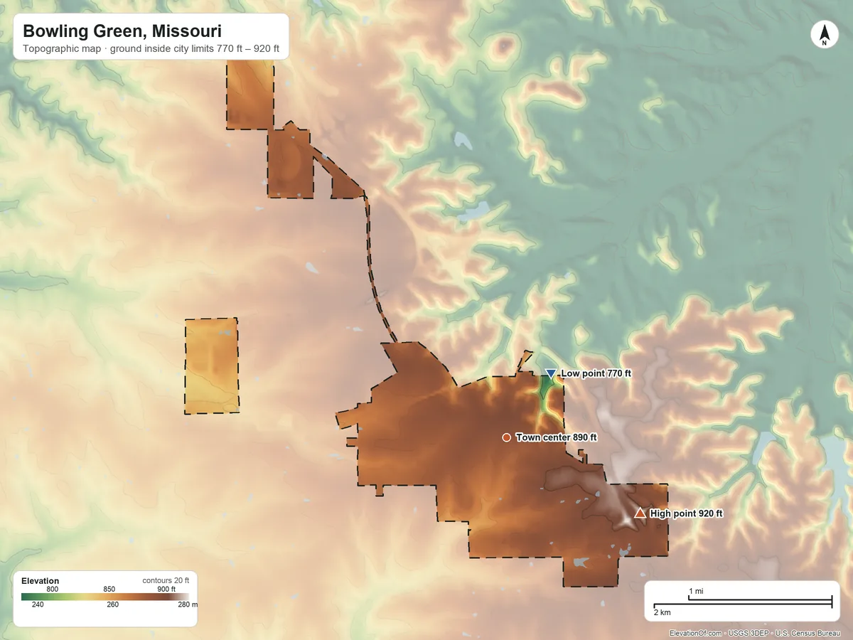 Topographic elevation map of Bowling Green, Missouri, shaded from 770 ft on the northeast side to 920 ft on the southeast side