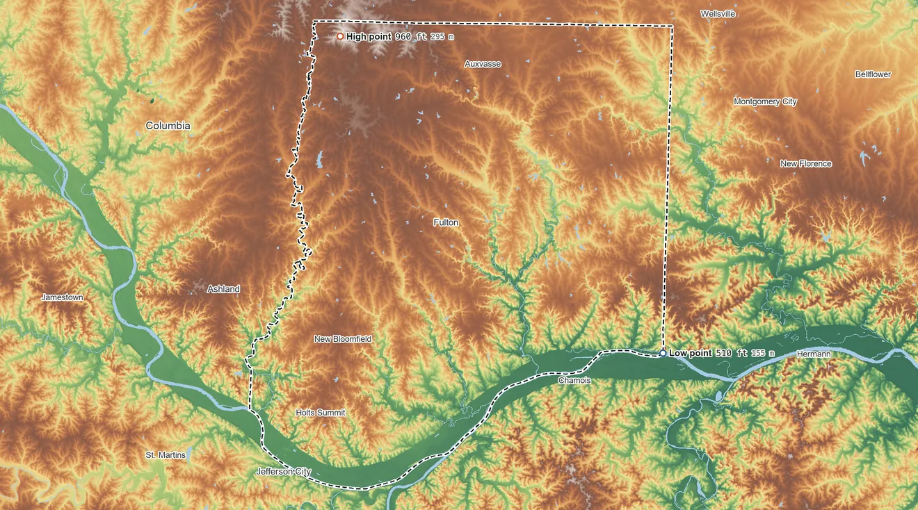 Topographic elevation map of Callaway County, Missouri, shaded from 510 ft on the southeast side to 960 ft on the northwest side