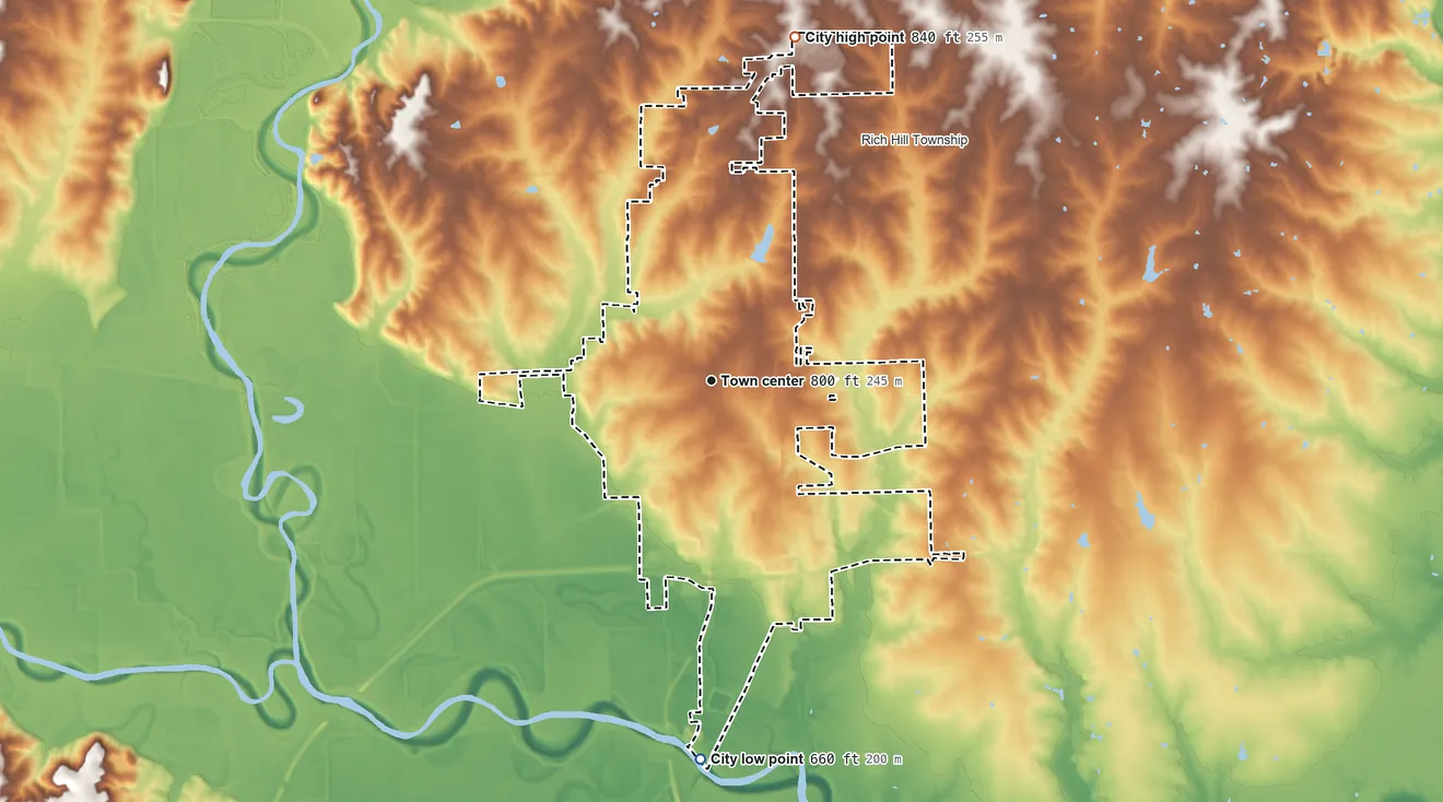 Topographic elevation map of Chillicothe, Missouri, shaded from 660 ft on the south side to 840 ft on the north side