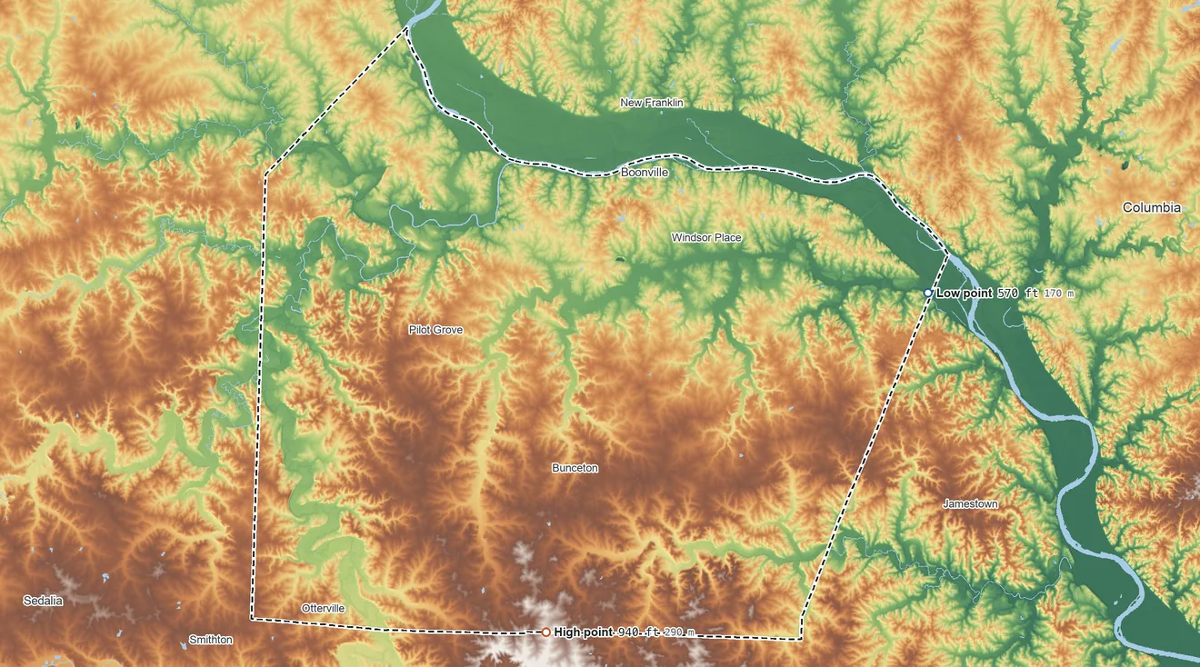 Topographic elevation map of Cooper County, Missouri, shaded from 570 ft on the east side to 940 ft on the south side