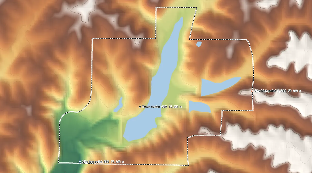 Topographic elevation map of Crystal Lakes, Missouri, shaded from 800 ft on the southwest side to 1,010 ft on the east side