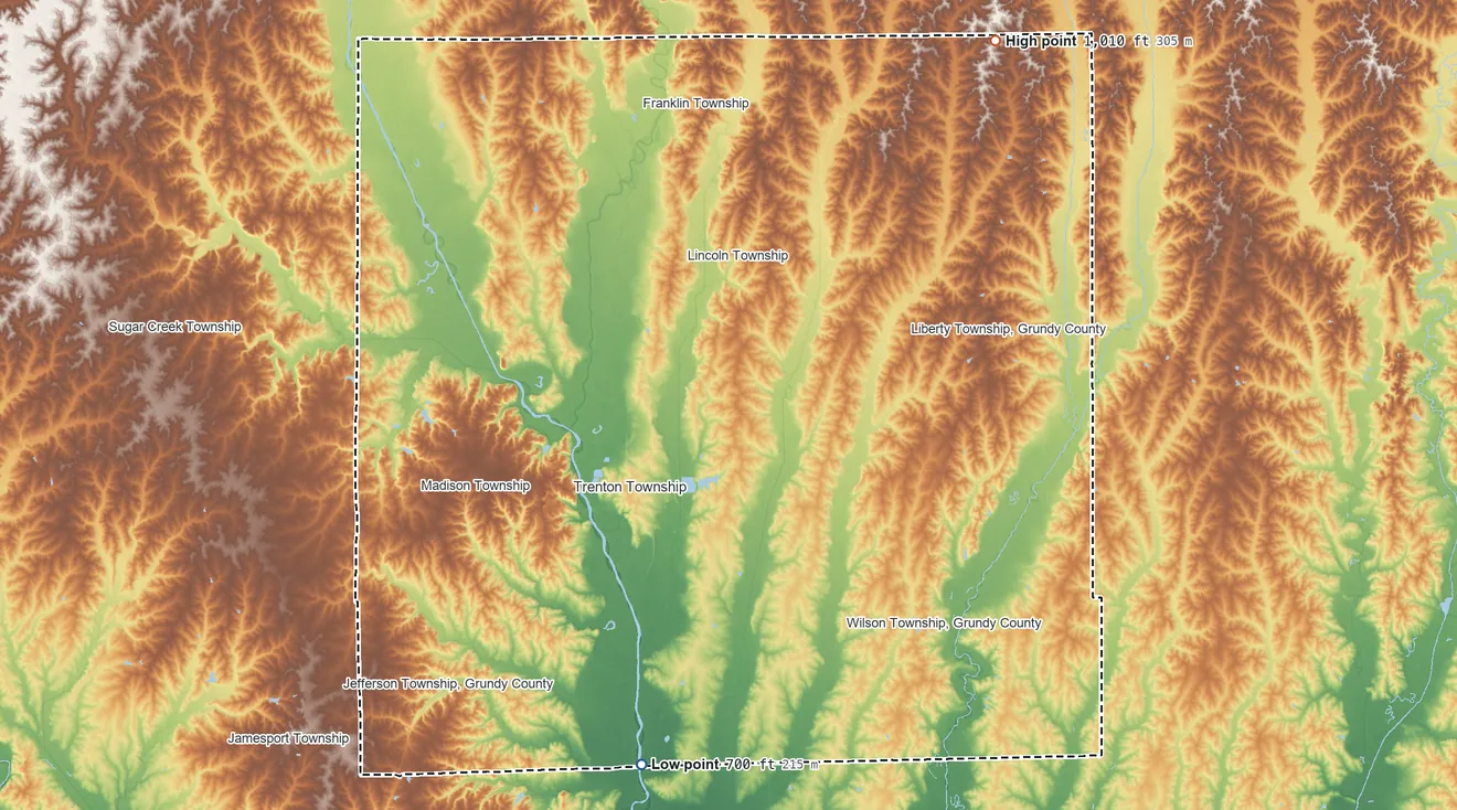 Topographic elevation map of Grundy County, Missouri, shaded from 700 ft on the south side to 1,010 ft on the northeast side