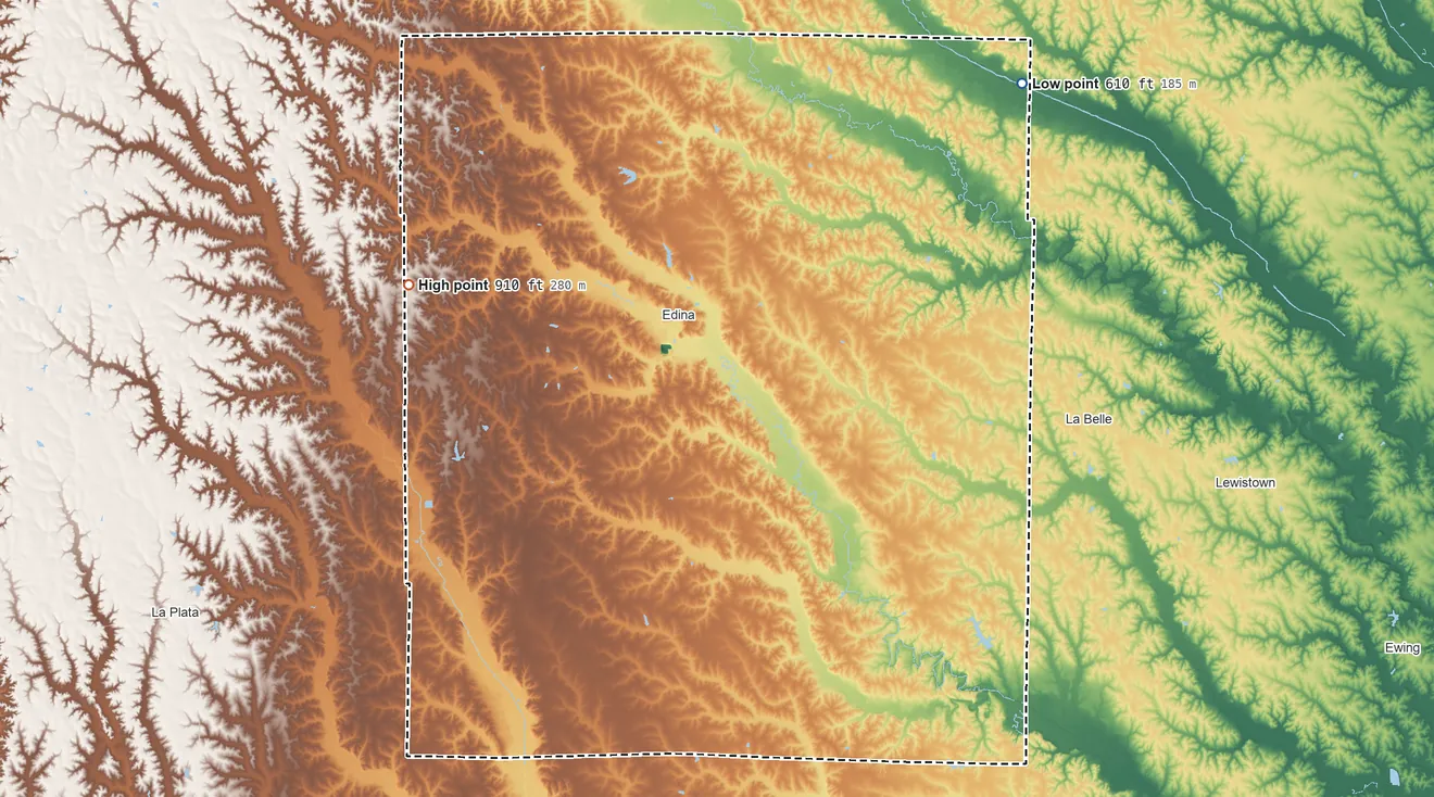 Topographic elevation map of Knox County, Missouri, shaded from 610 ft on the northeast side to 910 ft on the west side