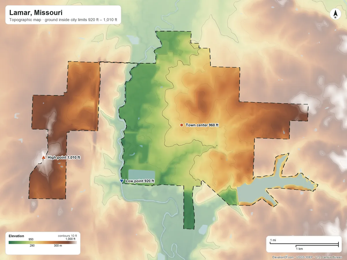 Topographic elevation map of Lamar, Missouri, shaded from 920 ft on the southwest side to 1,010 ft on the west side