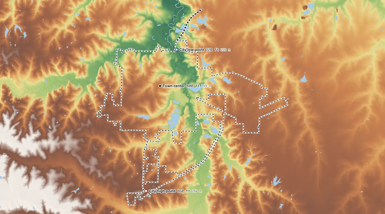 Topographic elevation map of Mexico, Missouri, shaded from 720 ft on the northeast side to 860 ft on the south side