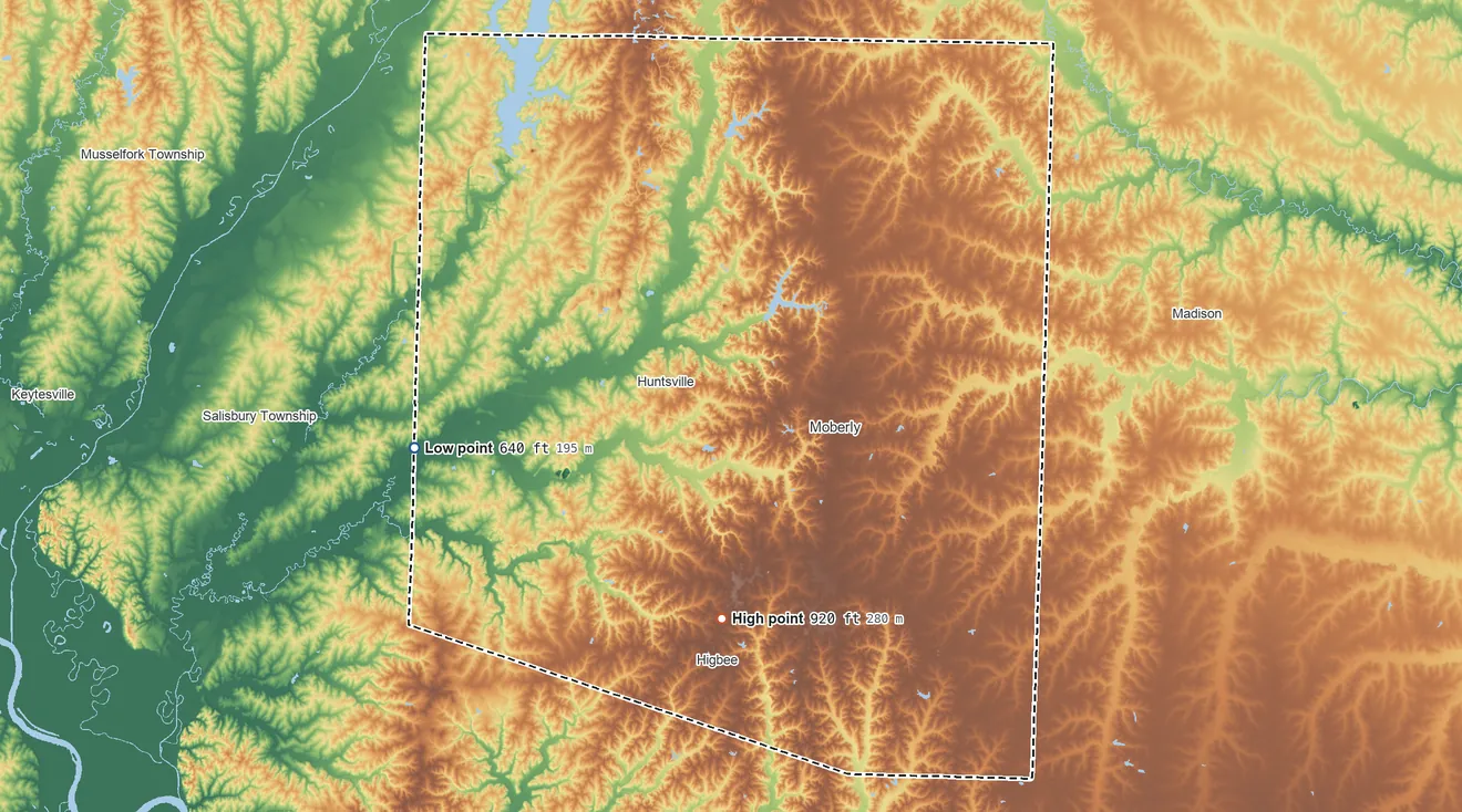 Topographic elevation map of Randolph County, Missouri, shaded from 640 ft on the west side to 920 ft on the south side