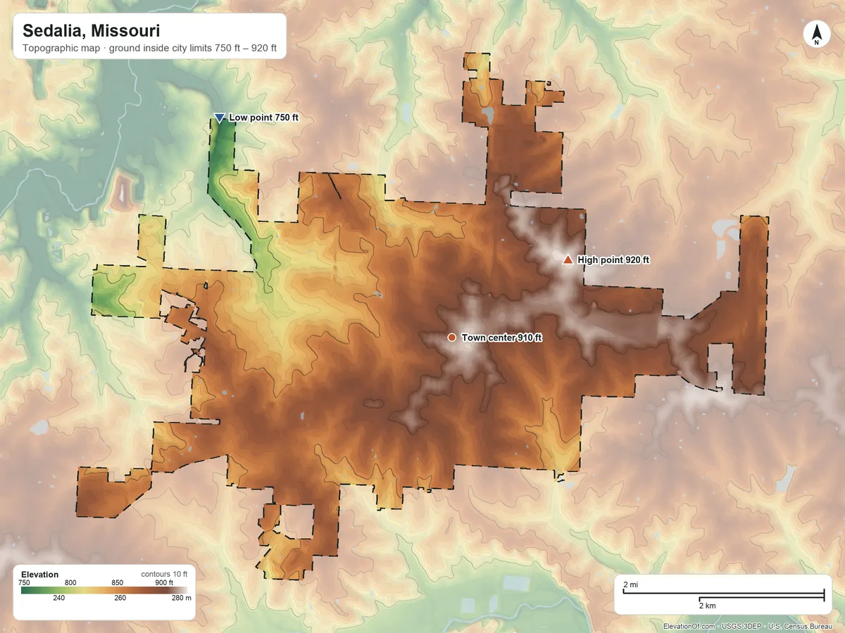Topographic elevation map of Sedalia, Missouri, shaded from 750 ft on the northwest side to 920 ft on the northeast side