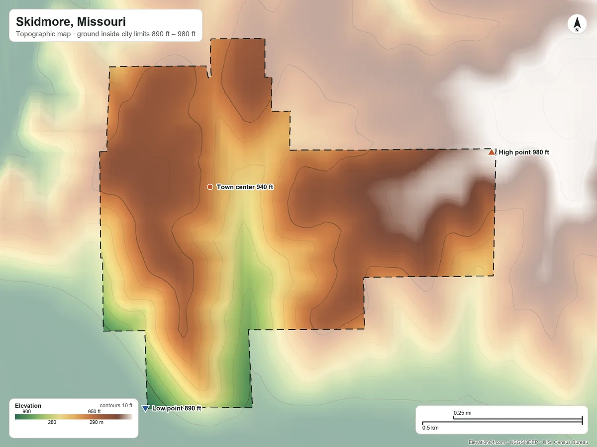 Topographic elevation map of Skidmore, Missouri, shaded from 890 ft on the south side to 980 ft on the east side