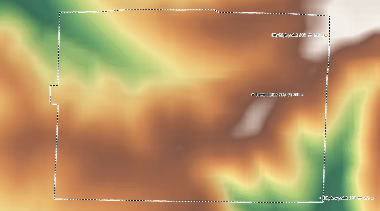 Topographic elevation map of Syracuse, Missouri, shaded from 860 ft on the southeast side to 940 ft on the northeast side
