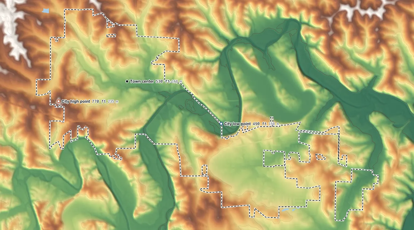 Topographic elevation map of Union, Missouri, shaded from 490 ft on the southeast side to 770 ft on the west side
