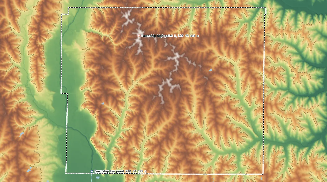 Topographic elevation map of Washington Township, Nodaway County, Missouri, shaded from 910 ft on the south side to 1,130 ft on the north side