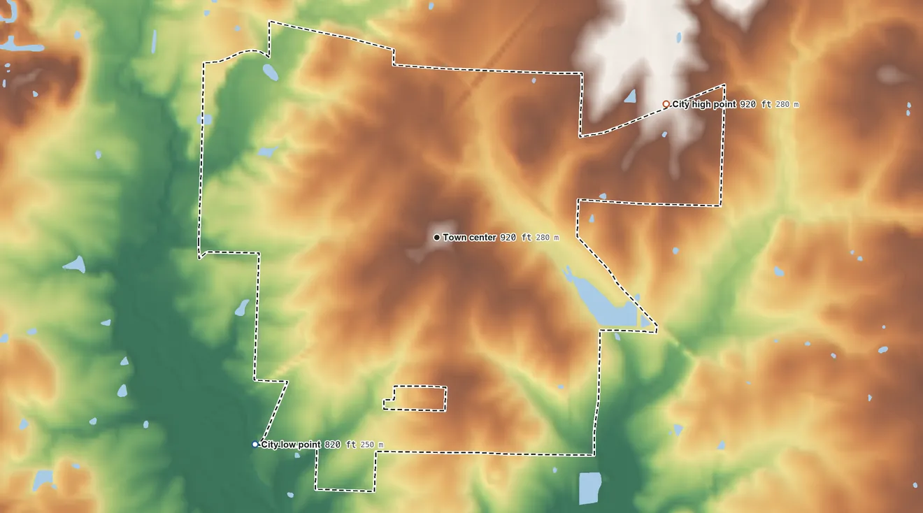 Topographic elevation map of Windsor, Missouri, shaded from 820 ft on the southwest side to 920 ft on the northeast side