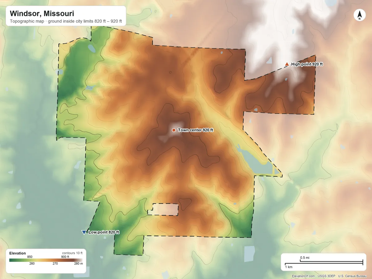Topographic elevation map of Windsor, Missouri, shaded from 820 ft on the southwest side to 920 ft on the northeast side