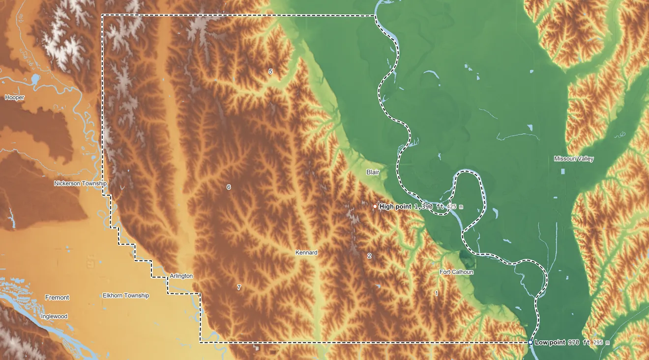 Topographic elevation map of Washington County, Nebraska, shaded from 970 ft on the southeast side to 1,390 ft on the southeast side