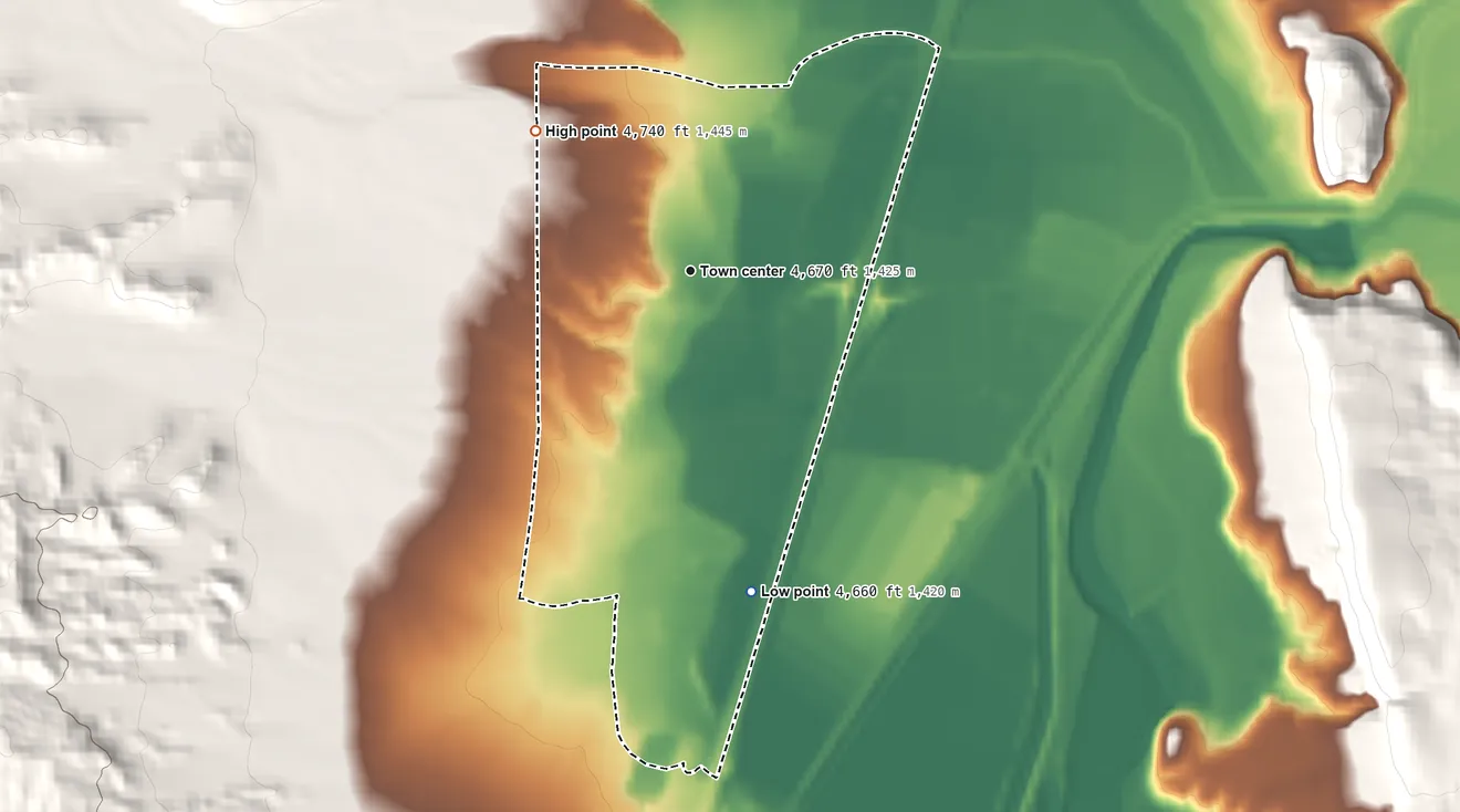 Topographic elevation map of Alamillo, New Mexico, shaded from 4,660 ft on the south side to 4,740 ft at the foot of the Cerritos de las Minas