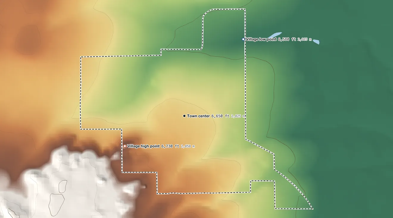 Topographic elevation map of Des Moines, New Mexico, shaded from 6,580 ft on the northeast side to 6,730 ft on the southwest edge, below higher ground just outside