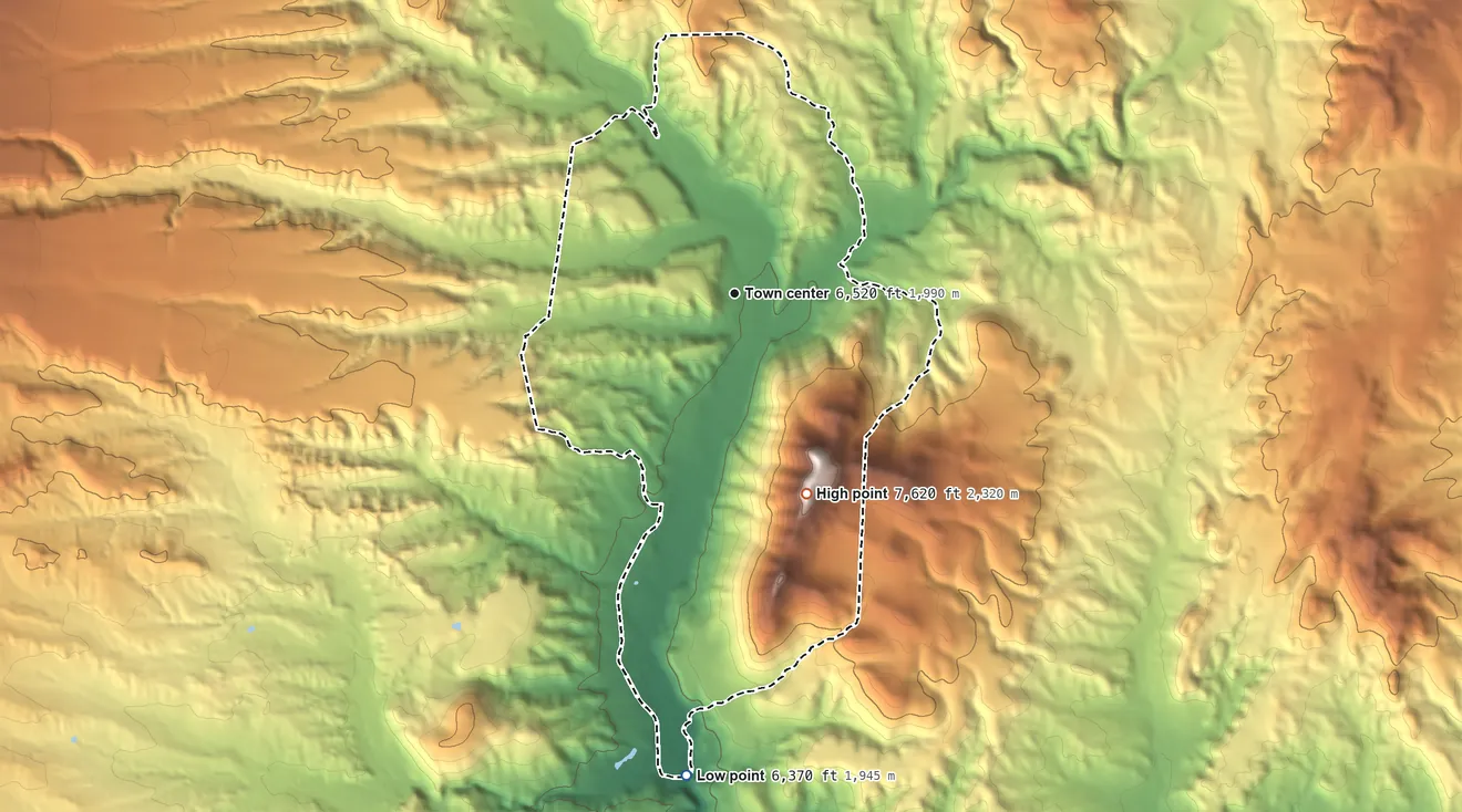 Topographic elevation map of La Madera, Rio Arriba County, New Mexico, shaded from 6,370 ft on the south side to 7,620 ft on the south side