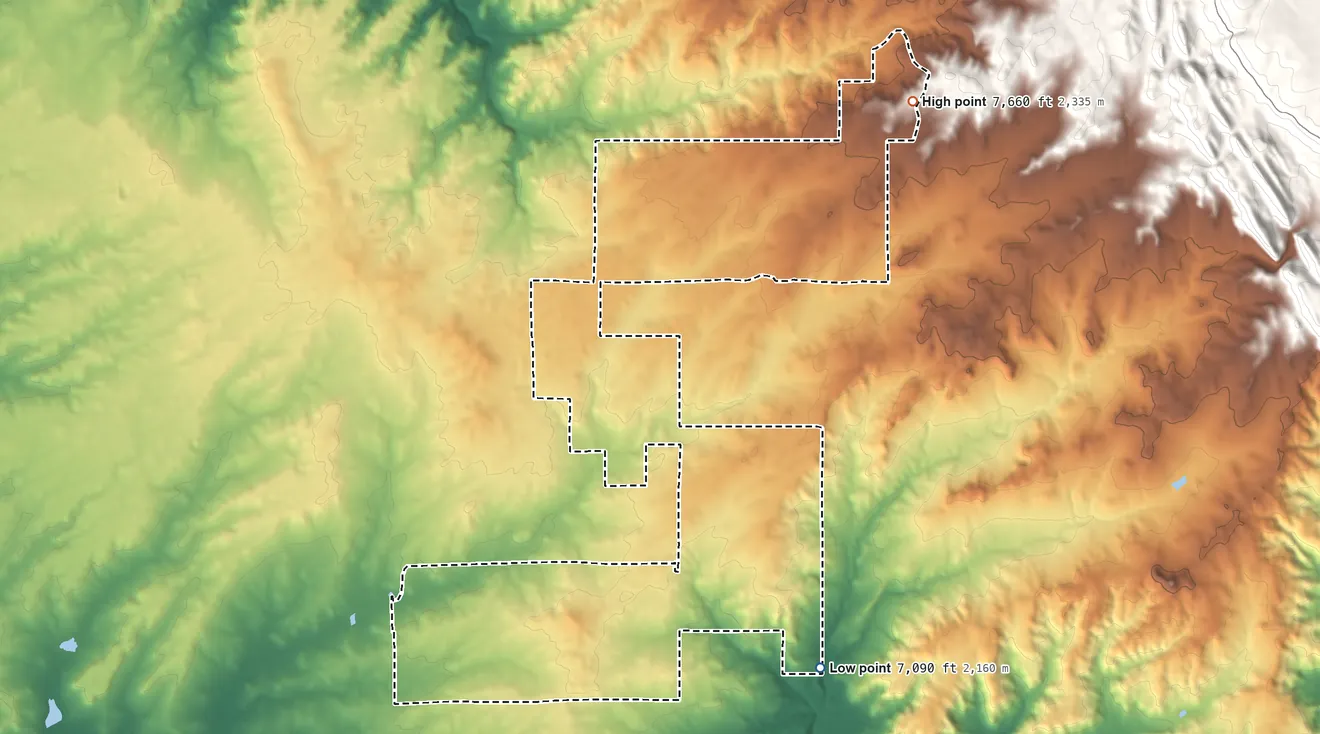 Topographic elevation map of Pinehaven, New Mexico, shaded from 7,090 ft on the southeast side to 7,660 ft on the northeast side