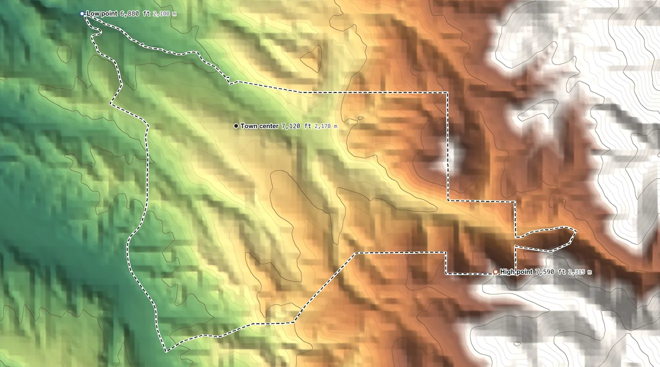 Topographic elevation map of Rio en Medio, New Mexico, shaded from 6,880 ft on the northwest side to 7,590 ft on the southeast edge, below higher ground just outside