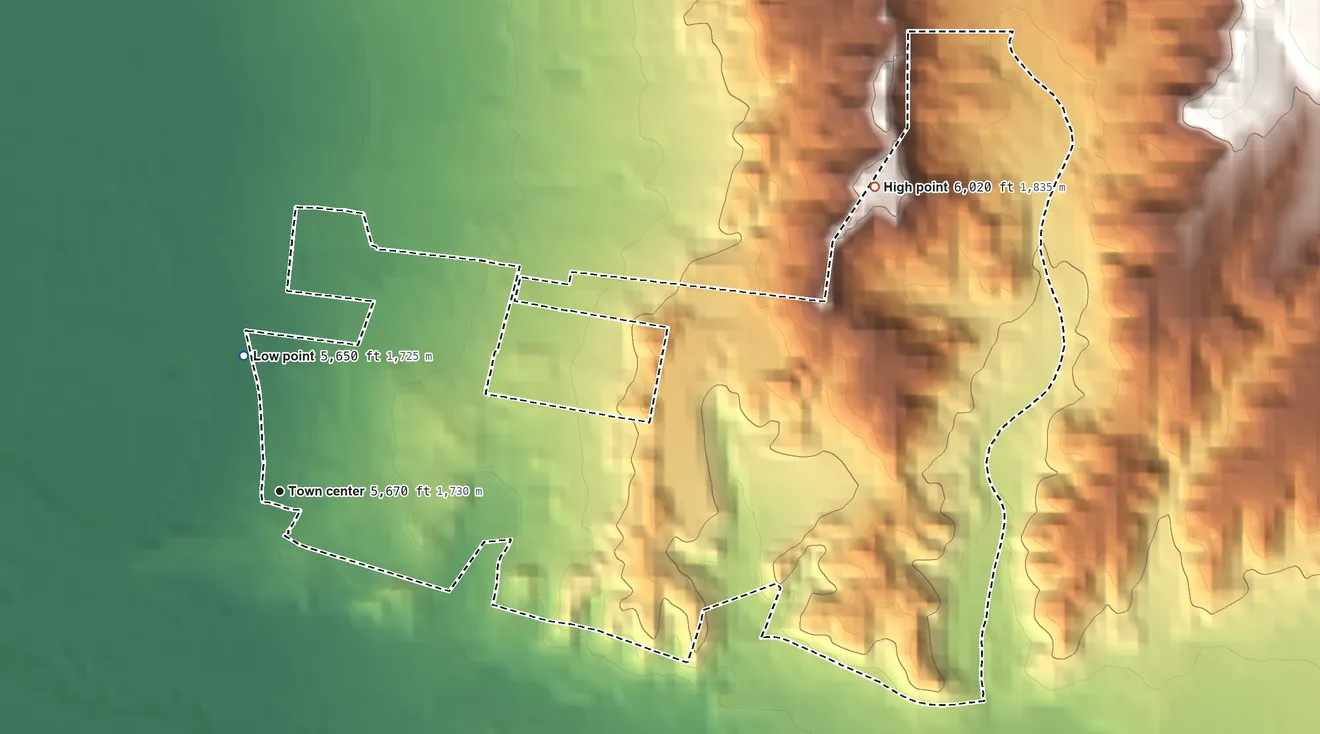 Topographic elevation map of Santa Cruz, New Mexico, shaded from 5,650 ft on the north side to 6,020 ft on the northeast side