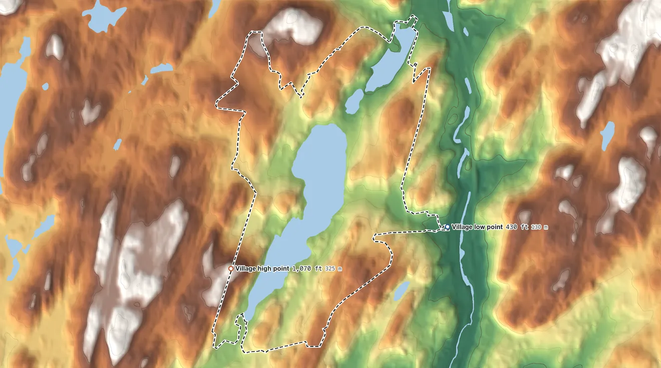 Topographic elevation map of Tuxedo Park, New York, shaded from 430 ft on the southeast side to 1,070 ft on the southwest edge, below higher ground just outside