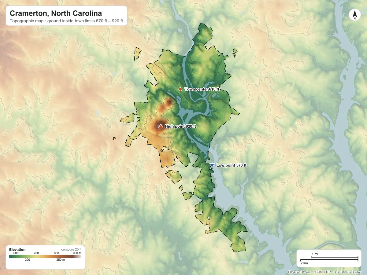 Topographic elevation map of Cramerton, North Carolina, shaded from 570 ft on the southeast side to 920 ft on Berry Mountain