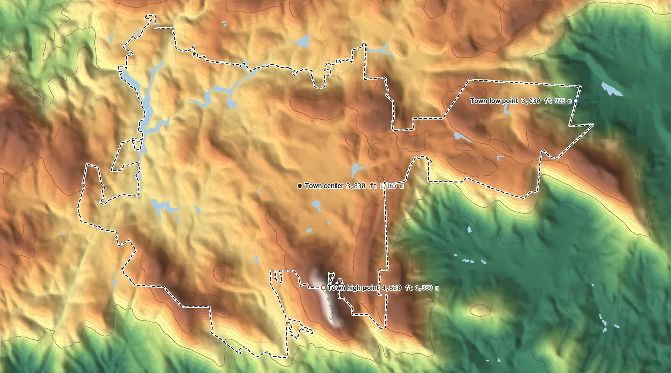 Topographic elevation map of Highlands, North Carolina, shaded from 3,030 ft on the east side to 4,520 ft on the south side