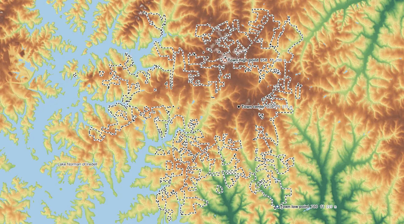 Topographic elevation map of Mooresville, North Carolina, shaded from 700 ft on the south side to 950 ft on the north side