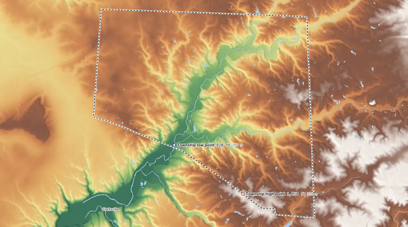Topographic elevation map of Adams Township, Clinton County, Ohio, shaded from 820 ft on the southwest side to 1,050 ft on the south side