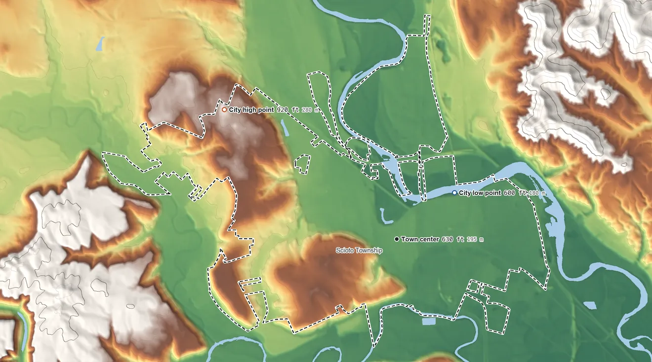 Topographic elevation map of Chillicothe, Ohio, shaded from 600 ft on the northeast side to 920 ft on the northwest side