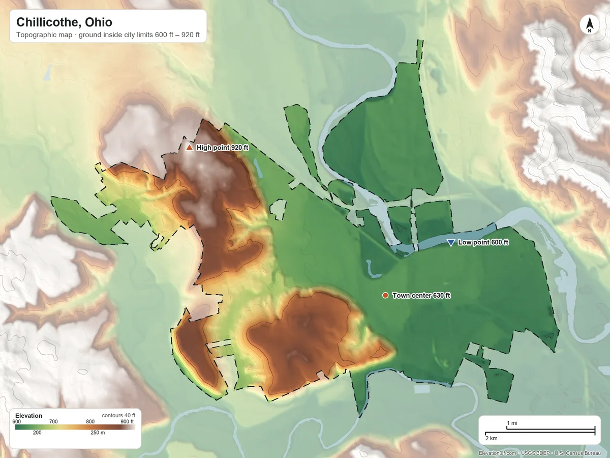 Topographic elevation map of Chillicothe, Ohio, shaded from 600 ft on the northeast side to 920 ft on the northwest side